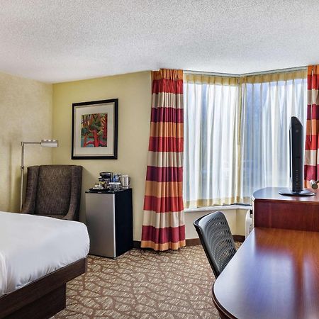 Doubletree By Hilton Джонсон Сити Экстерьер фото