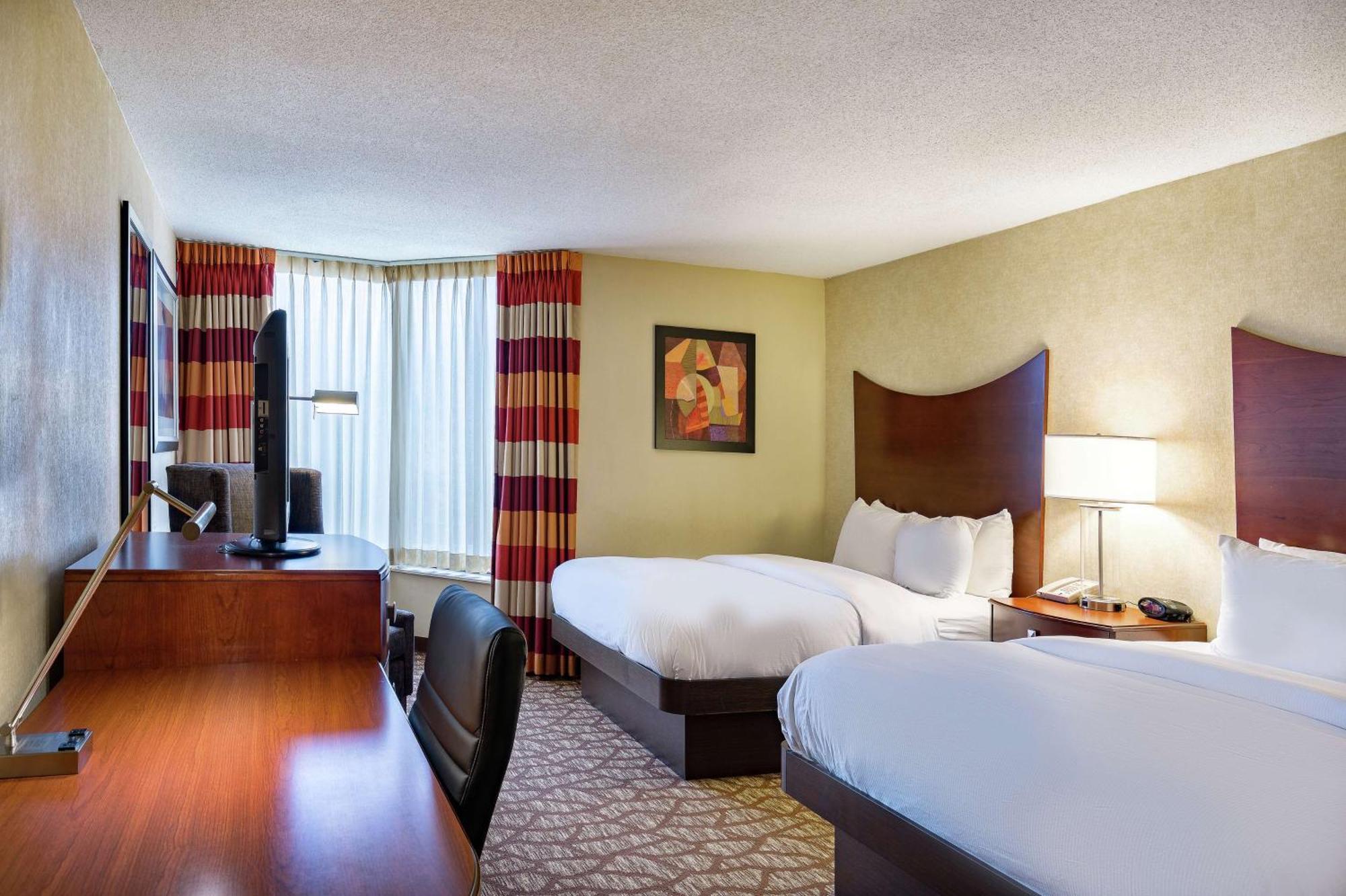 Doubletree By Hilton Джонсон Сити Экстерьер фото